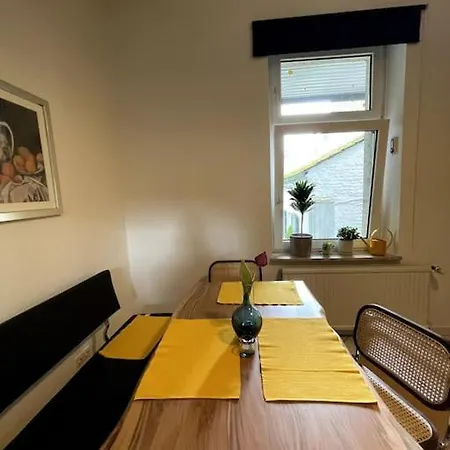 Schone Altbauwohnung Mit Garten Apartment