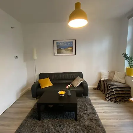 Apartment Schone Altbauwohnung Mit Garten *