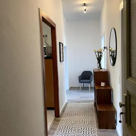 Schone Altbauwohnung Mit Garten Apartment Düsseldorf