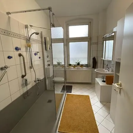 Apartment Schone Altbauwohnung Mit Garten *