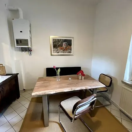 Apartment Schone Altbauwohnung Mit Garten