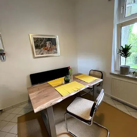 Apartment Schone Altbauwohnung Mit Garten *