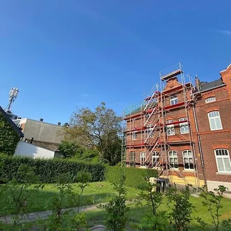 Schone Altbauwohnung Mit Garten