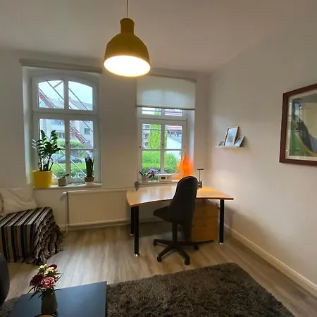 Schone Altbauwohnung Mit Garten Apartment *