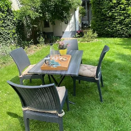 Apartment Schone Altbauwohnung Mit Garten